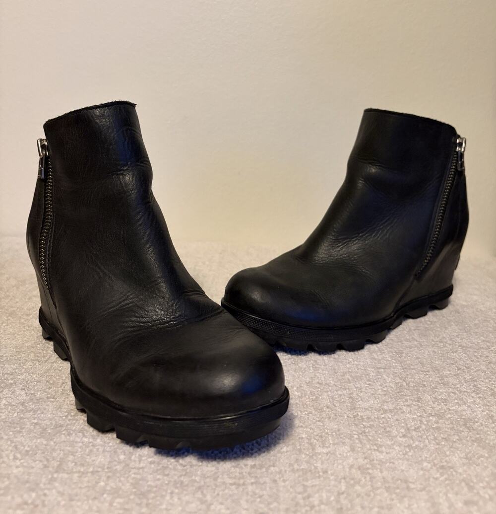 Sorel Boots Womens 9 Joan of Arctic Wedge II Booties Black Leather NL3364-010